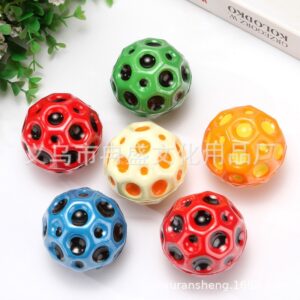 Bola saltitante macia de alta resiliência, bola saltitante em forma de lua anti-queda, bola saltitante porosa para crianças, brinquedo interno e externo, design ergonômico